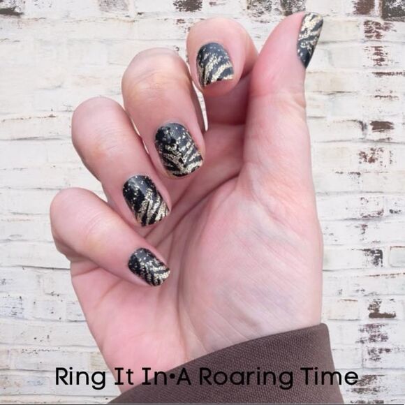 Color Street | A Roaring Good Time, tiger stripe design, clear overlay - Picture 7 of 11